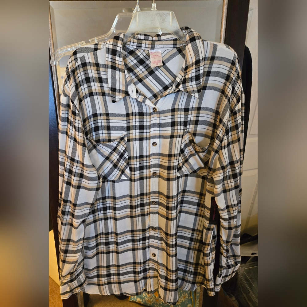 No Boundaries Womens Black and White Plaid Button Down Shirt,NWT, XXXL